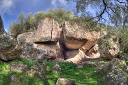 Riparo di Luzzanas - Ingresso della grotta