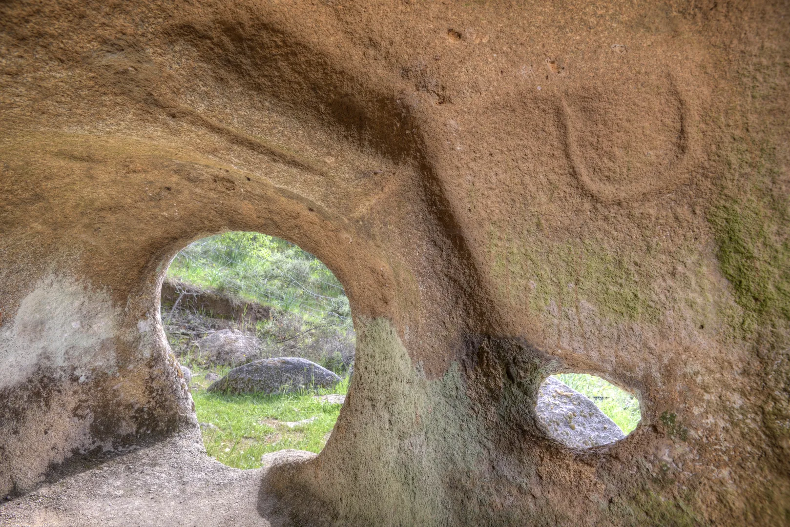 Necropoli di Istevéne - Dettaglio interno