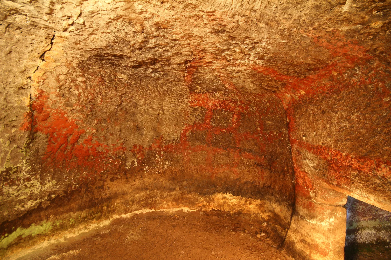 Necropoli di Mandras/Mrandas - Dettaglio dell'ingresso